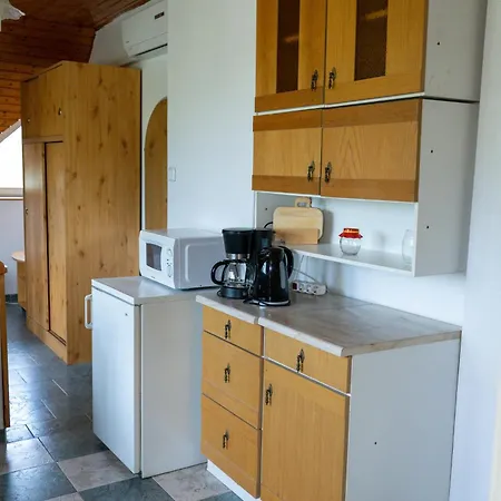 Virginia Apartment *